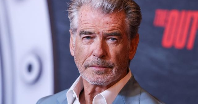 Hvězda Zlatého oka Pierce Brosnan vzdává hold Aaronu Taylorovi-Johnsonovi jako příštímu Jamesi Bondovi