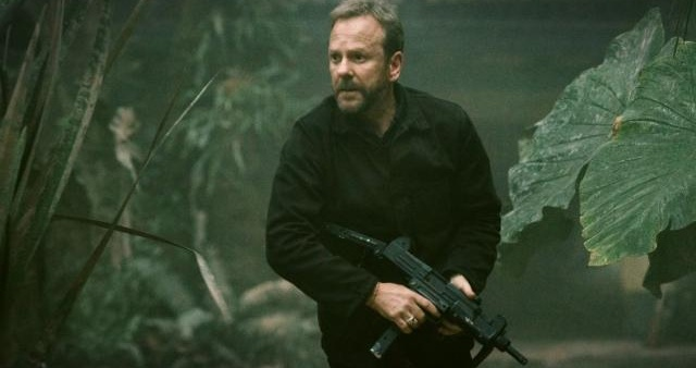 Kiefer Sutherland bojuje o přežití ve své nové akčním thrilleru Sierra Madre